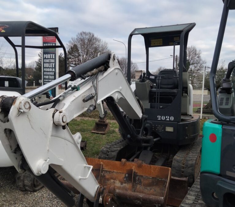 Mini pelle Bobcat E25